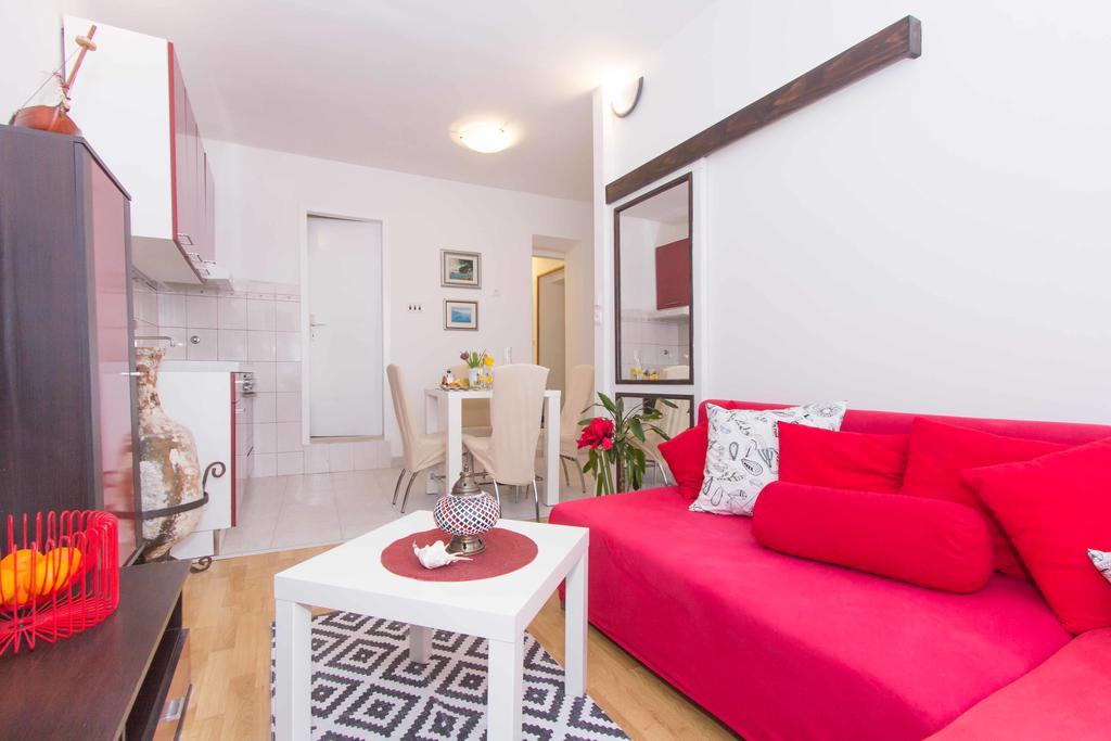 Red Valentino Apartment Split Exterior photo