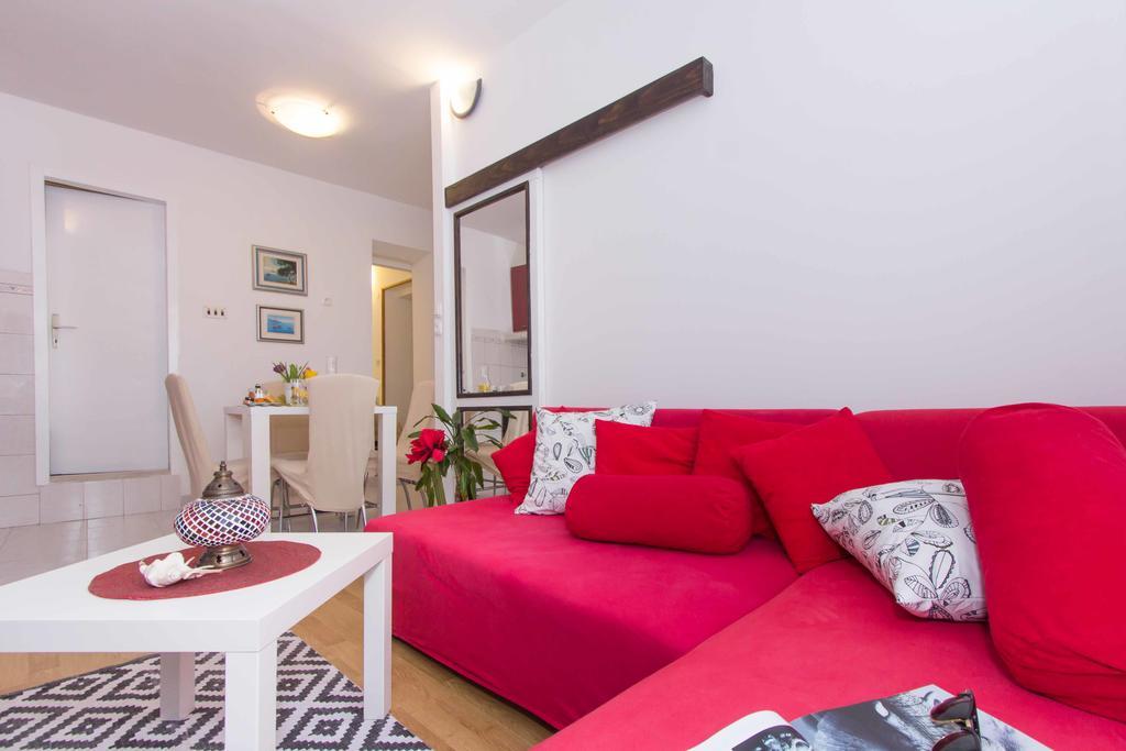 Red Valentino Apartment Split Exterior photo
